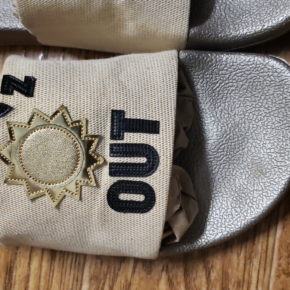 Sun'z out bun'z out Circus by Sam Edelman slides - Picture 2 of 11